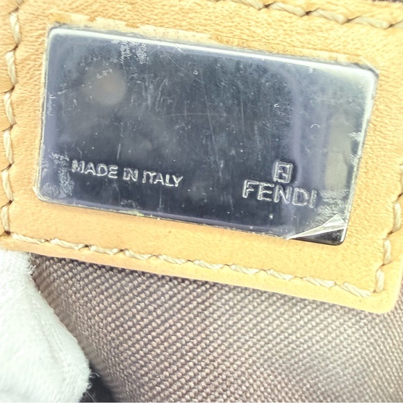 Fendi mini baguette bag with COA - Picture 2 of 14